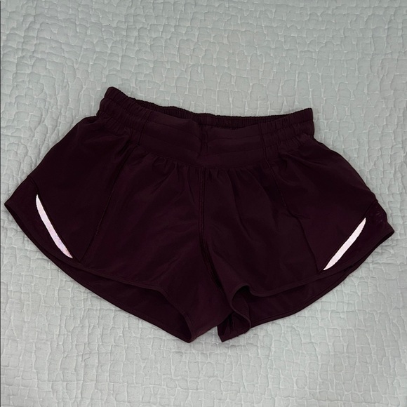 Lululemon Hotty Hot Shorts - Picture 2 of 3